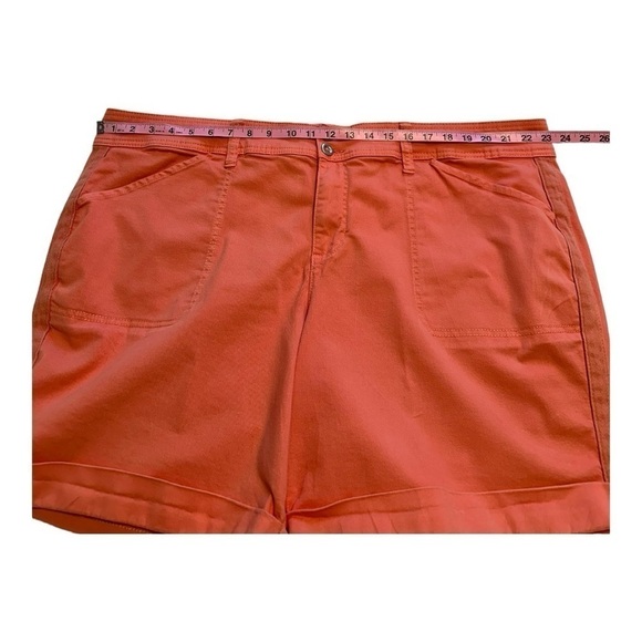 Torrid Bermuda Aviator Stretch Twill Mid-Rise Short - Size 24 - Picture 7 of 14